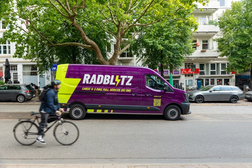 Mobiler Radblitz Service-Transporter für E-Bike und Lastenrad Reparaturen in Hamburg-Eimsbuettel