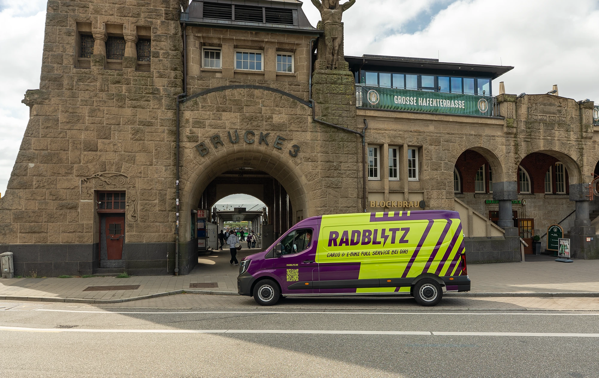 Mobiler Radblitz Service-Transporter für E-Bike und Lastenrad Reparaturen in Hamburg-Landungsbrücken